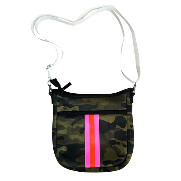 Haute Shore Neoprene Blake Green Camo Crossbody Bag Pink Stripe Purse Zip - Picture 2 of 8